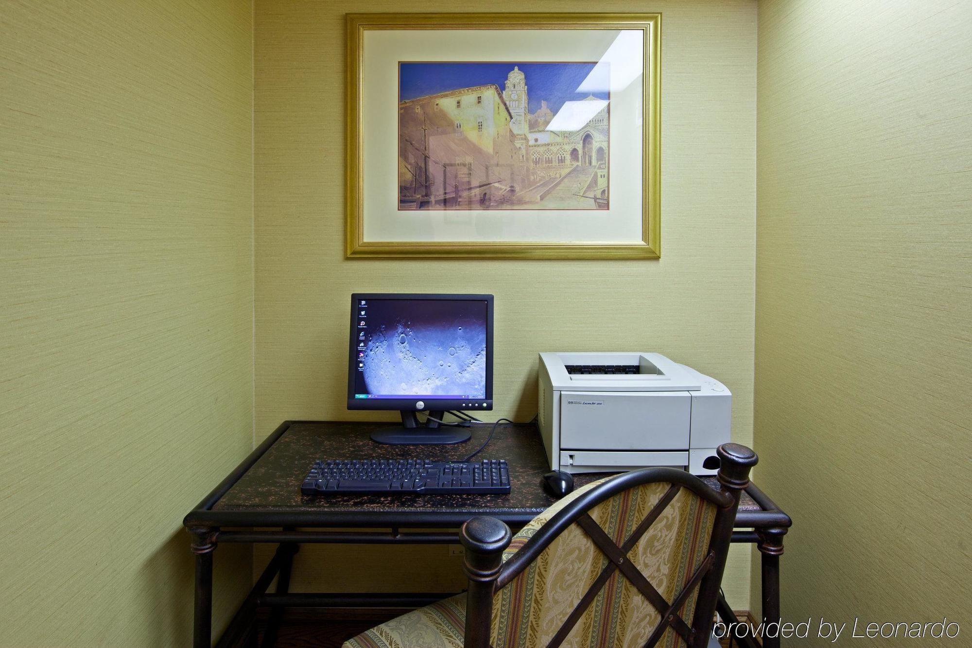 Holiday Inn - Terre Haute By Ihg Exterior foto
